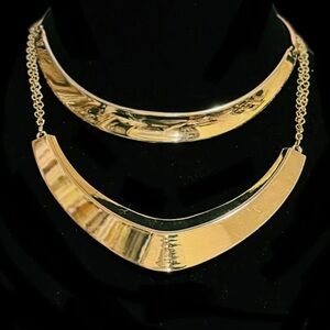 #28 Vintage Guess Necklace Set